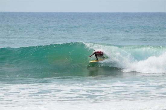 Arugam Bay Sri Lanka surfer surfing