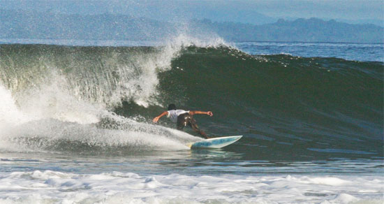 Pavones Costa Rica surfer surfing